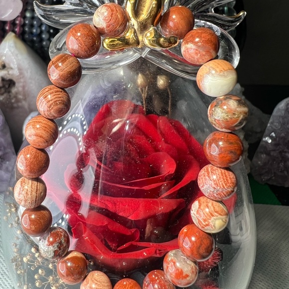 Elegant Red Stone Bracelet - Picture 1 of 10